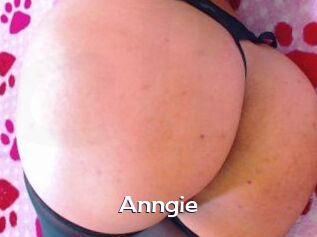 Anngie_