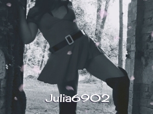 Julia6902