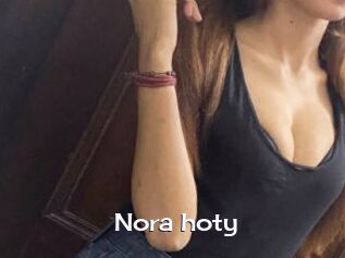 Nora_hoty