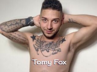 Tomy_Fox